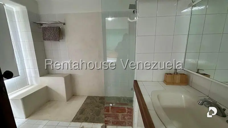 Casa en Oripoto, Caracas – 11