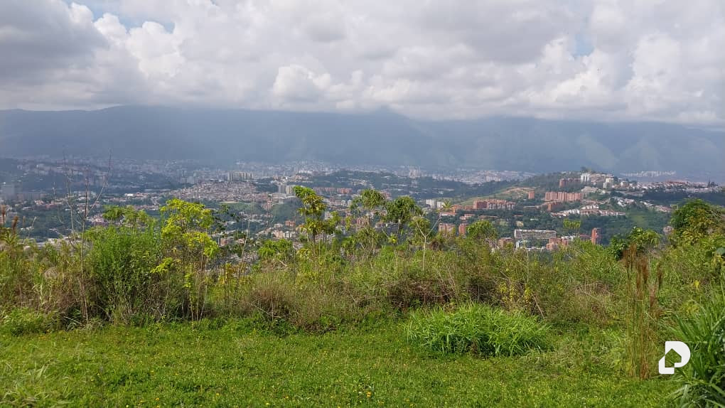 Land in La Trinidad, Caracas – 13