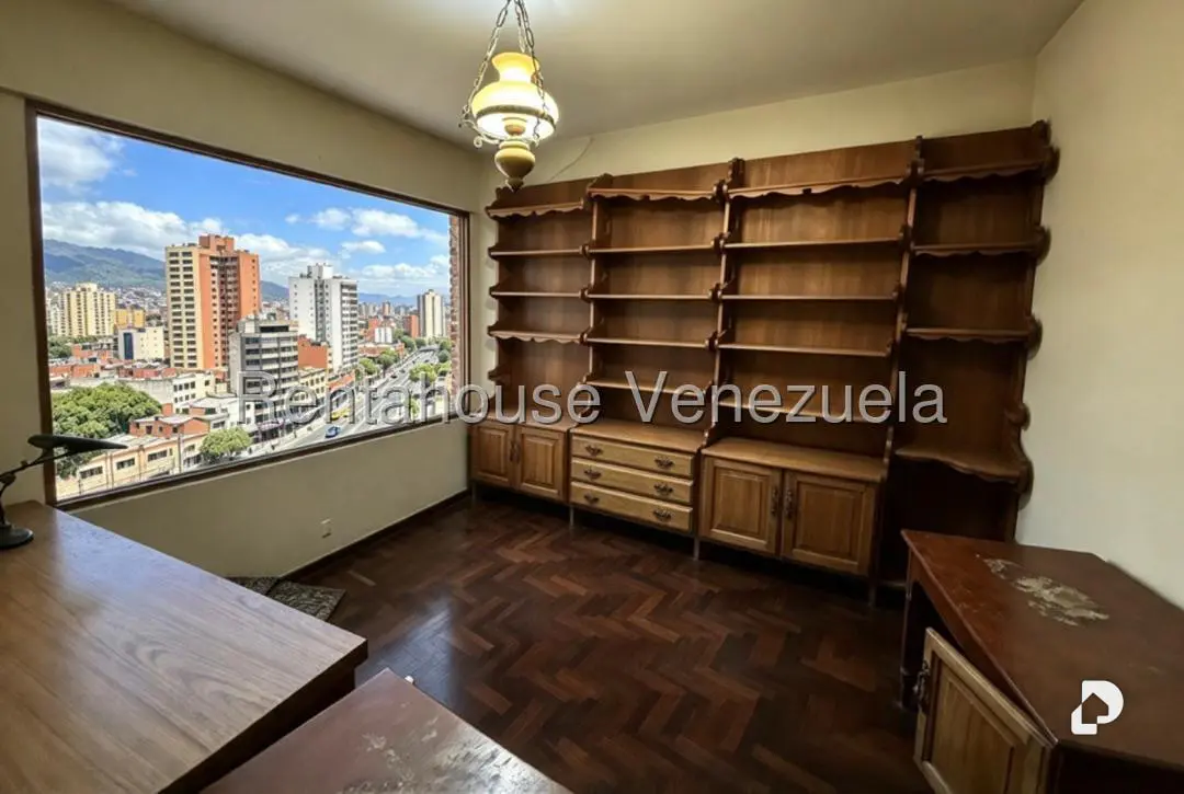 Apartamento en Colinas de Santa Mónica, Caracas – 16