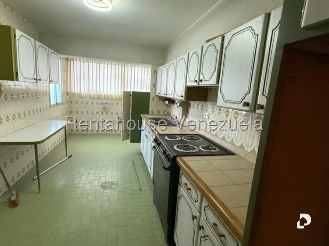 Apartamento en Colinas de Santa Mónica, Caracas – 15