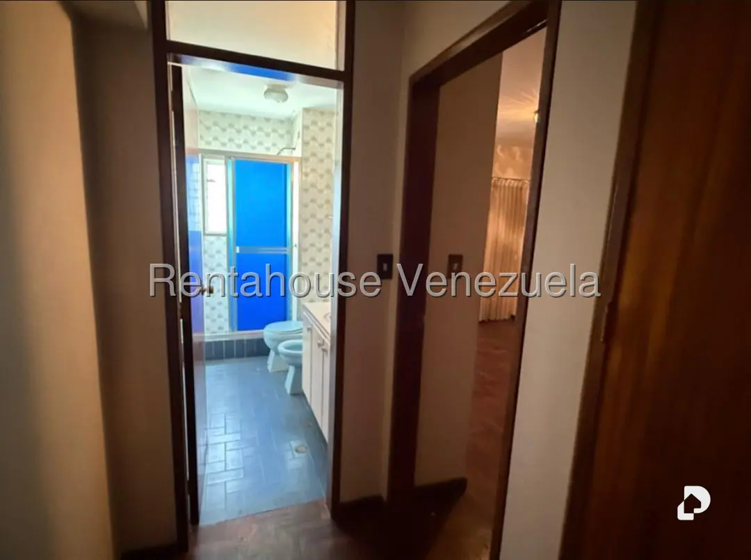Apartamento en Colinas de Santa Mónica, Caracas – 24