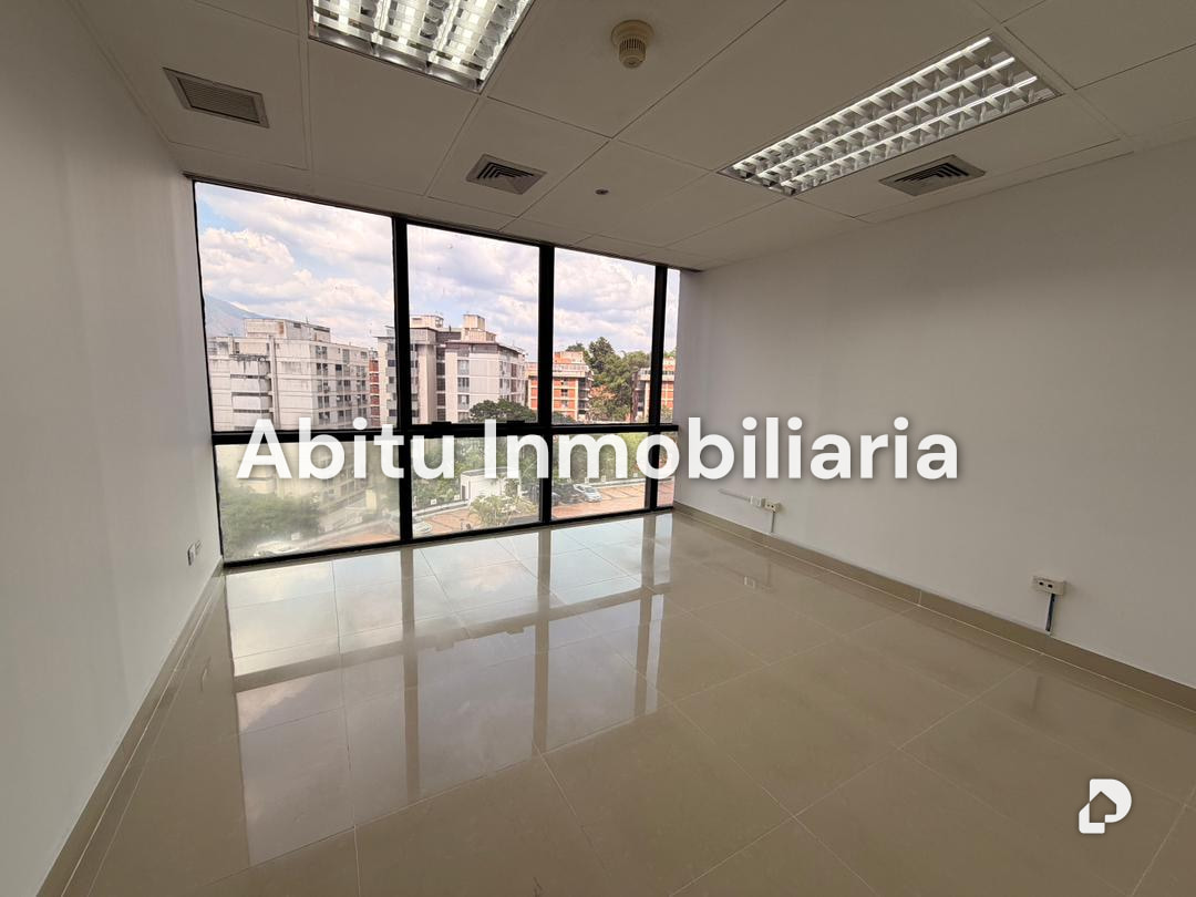 Oficina en Chuao, Caracas – 8