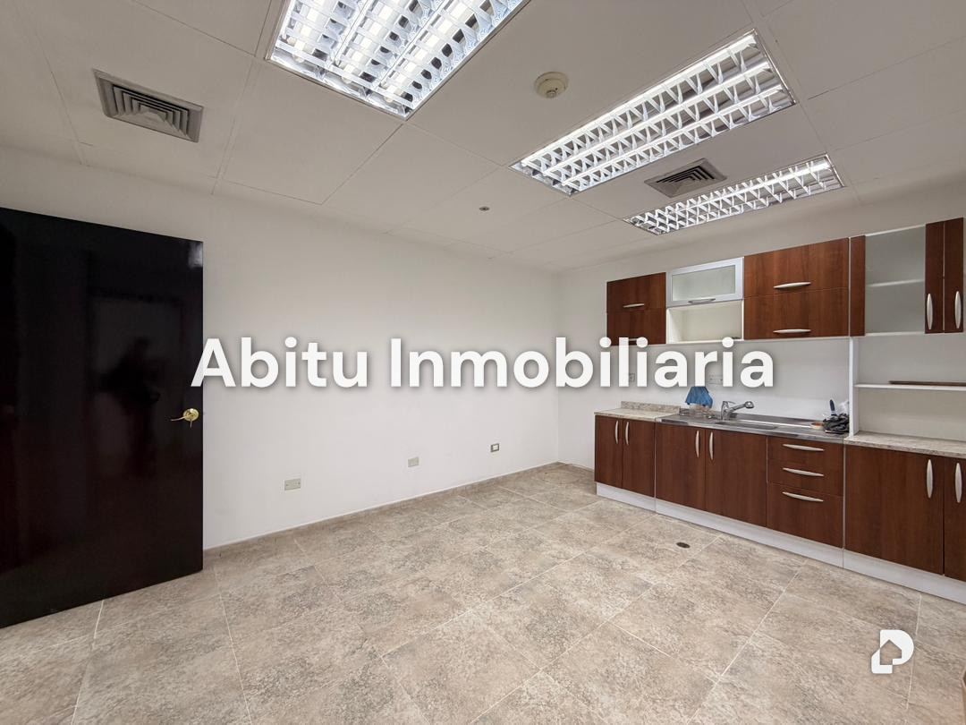 Oficina en Chuao, Caracas – 12