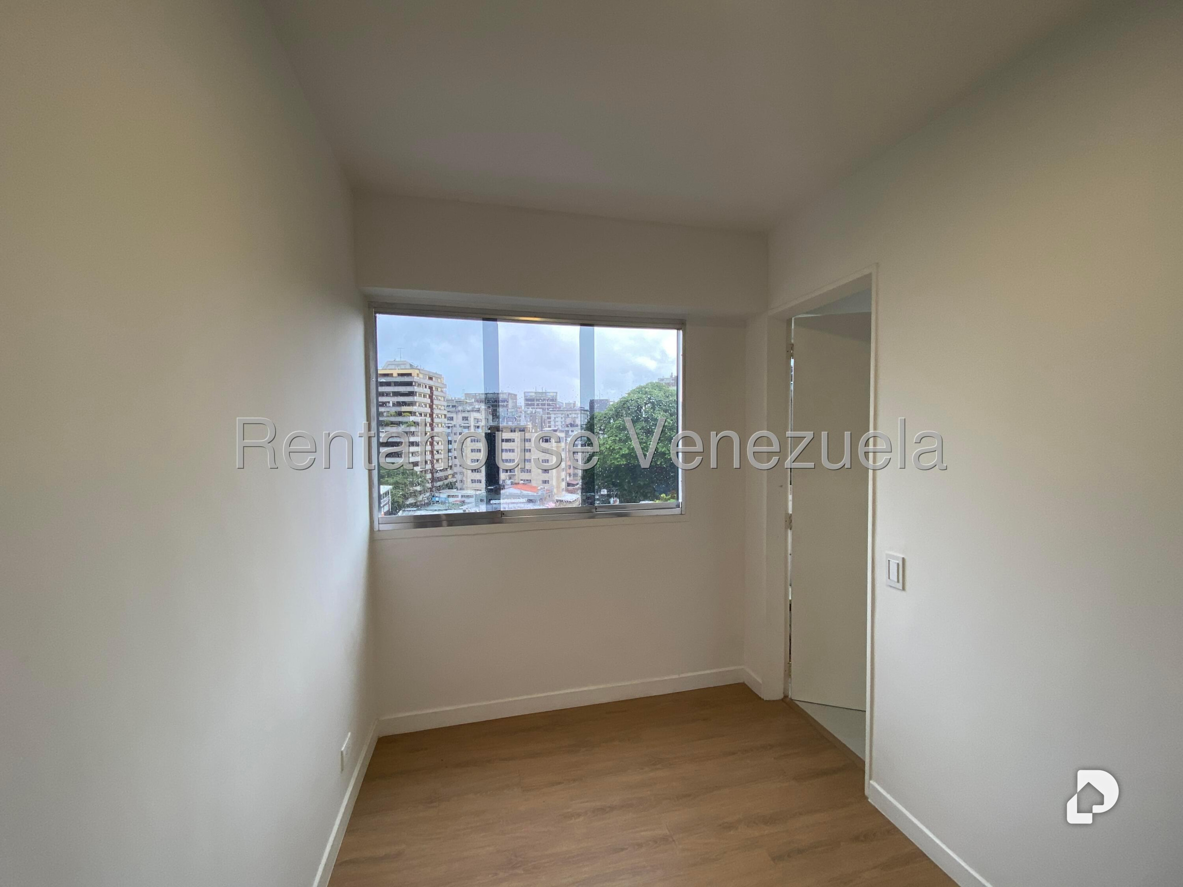 Apartamento en Los Palos Grandes, Caracas – 23