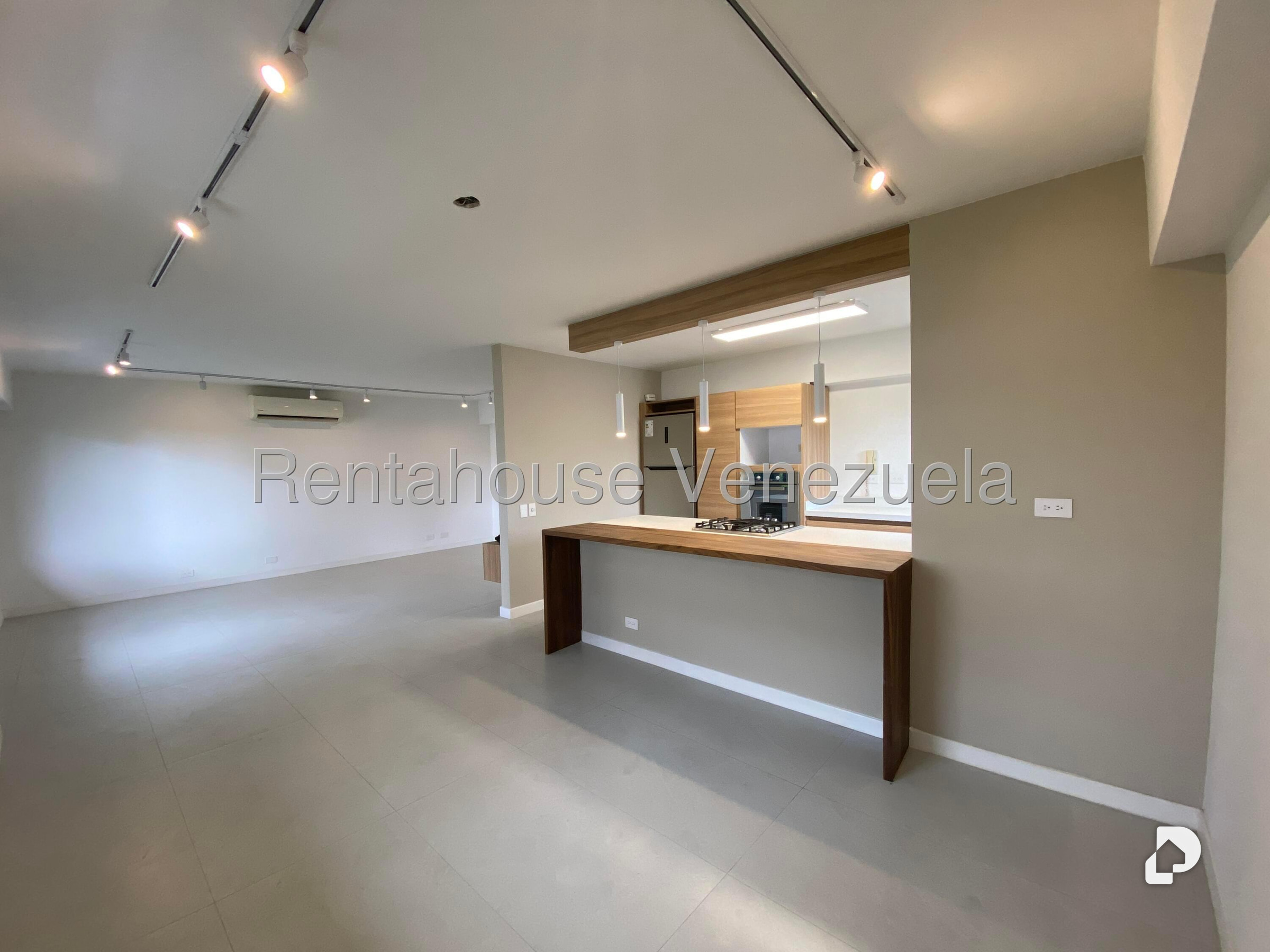 Apartamento en Los Palos Grandes, Caracas – 12