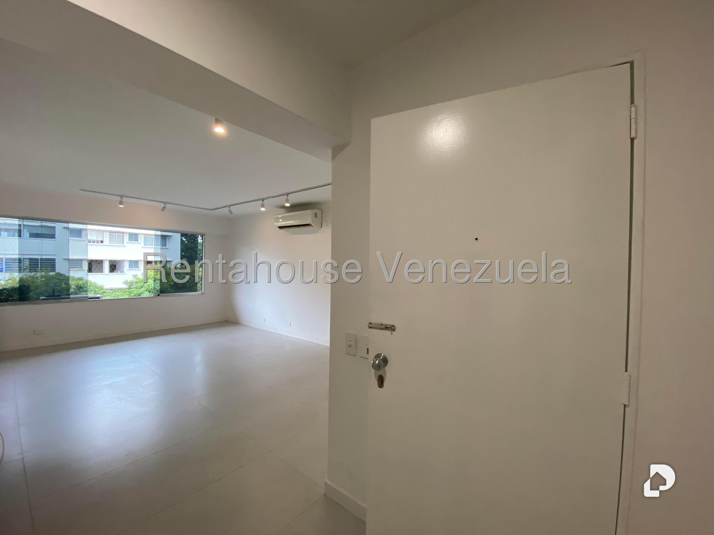 Apartamento en Los Palos Grandes, Caracas – 6