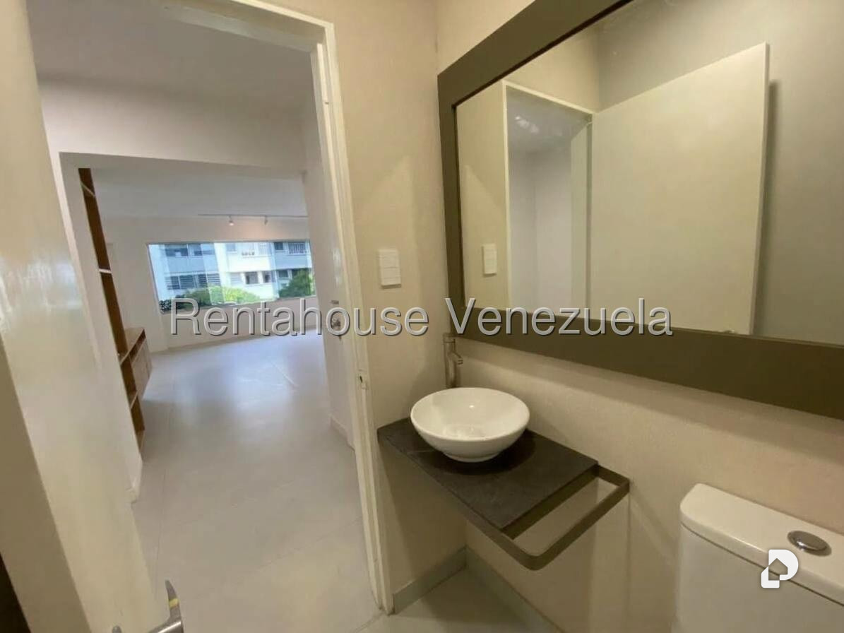 Apartamento en Los Palos Grandes, Caracas – 25