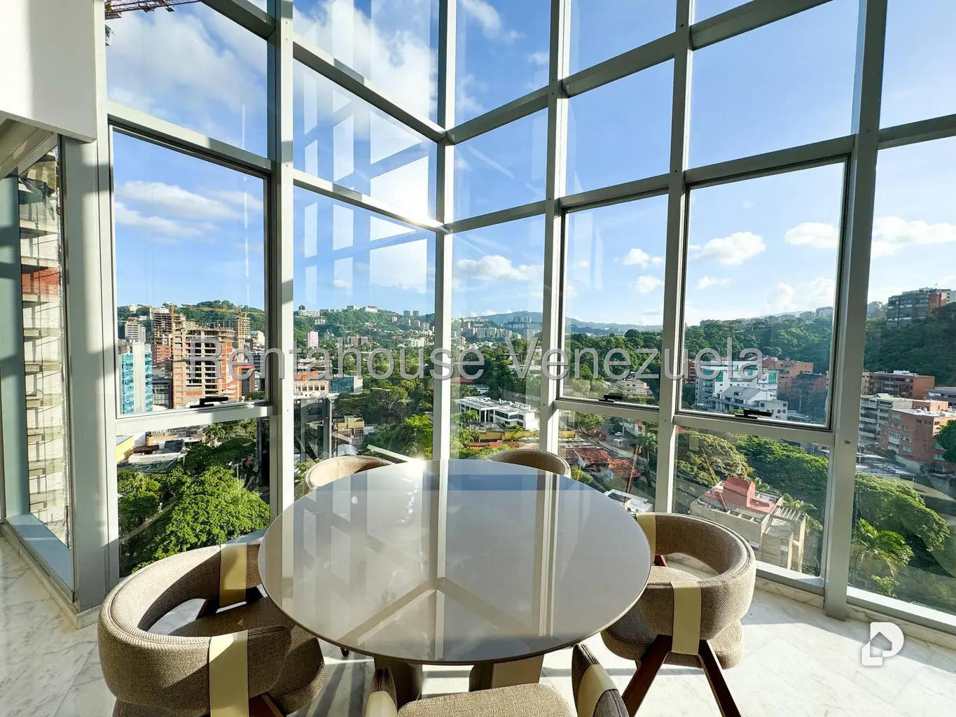 Apartamento en Las Mercedes, Caracas – 24