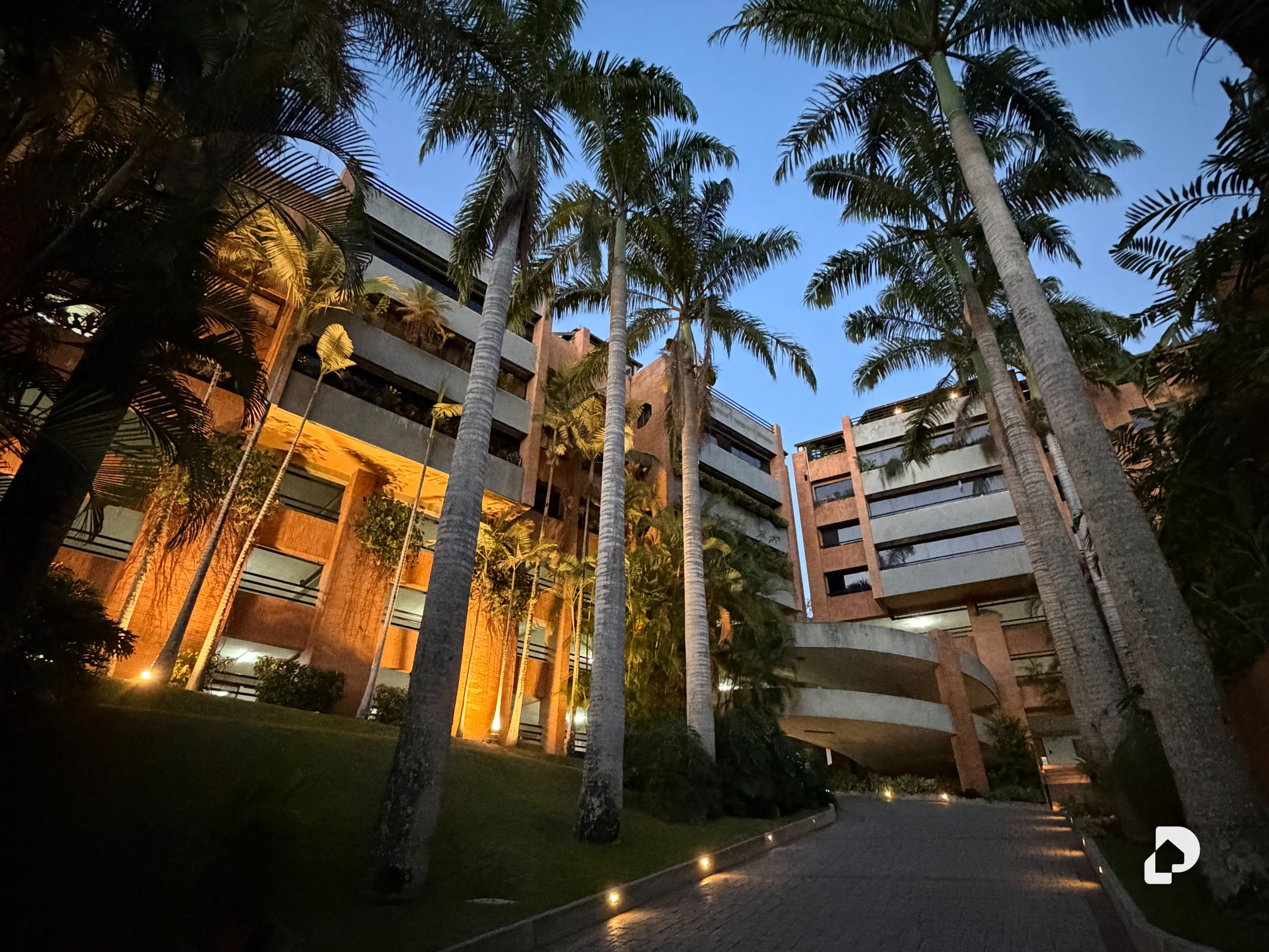 Apartment in La Lagunita, Caracas – 1
