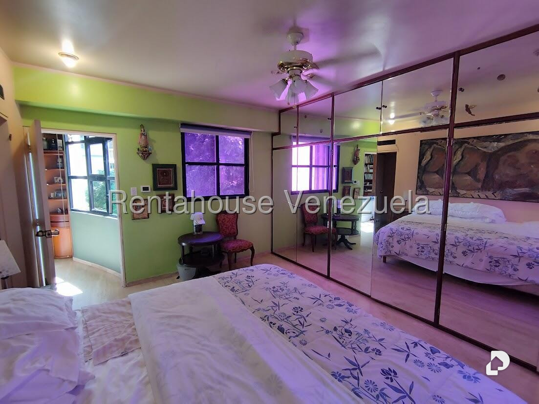 Apartamento en La Florida, Caracas – 15