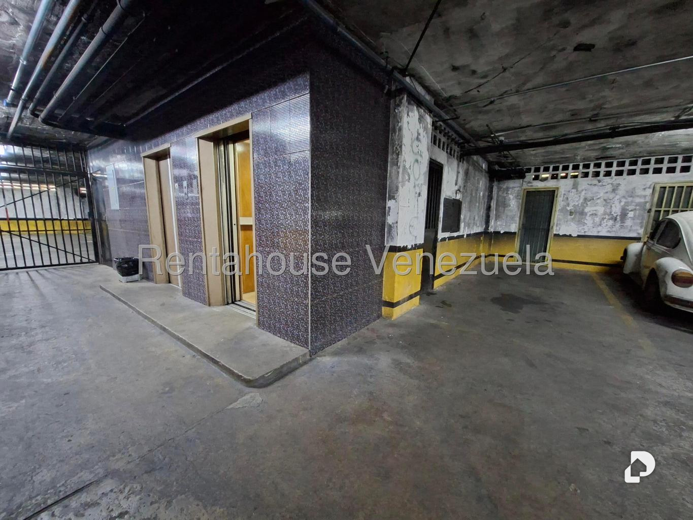 Apartamento en Los Palos Grandes, Caracas – 22