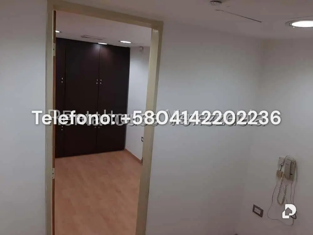 Oficina en Chuao, Caracas – 11