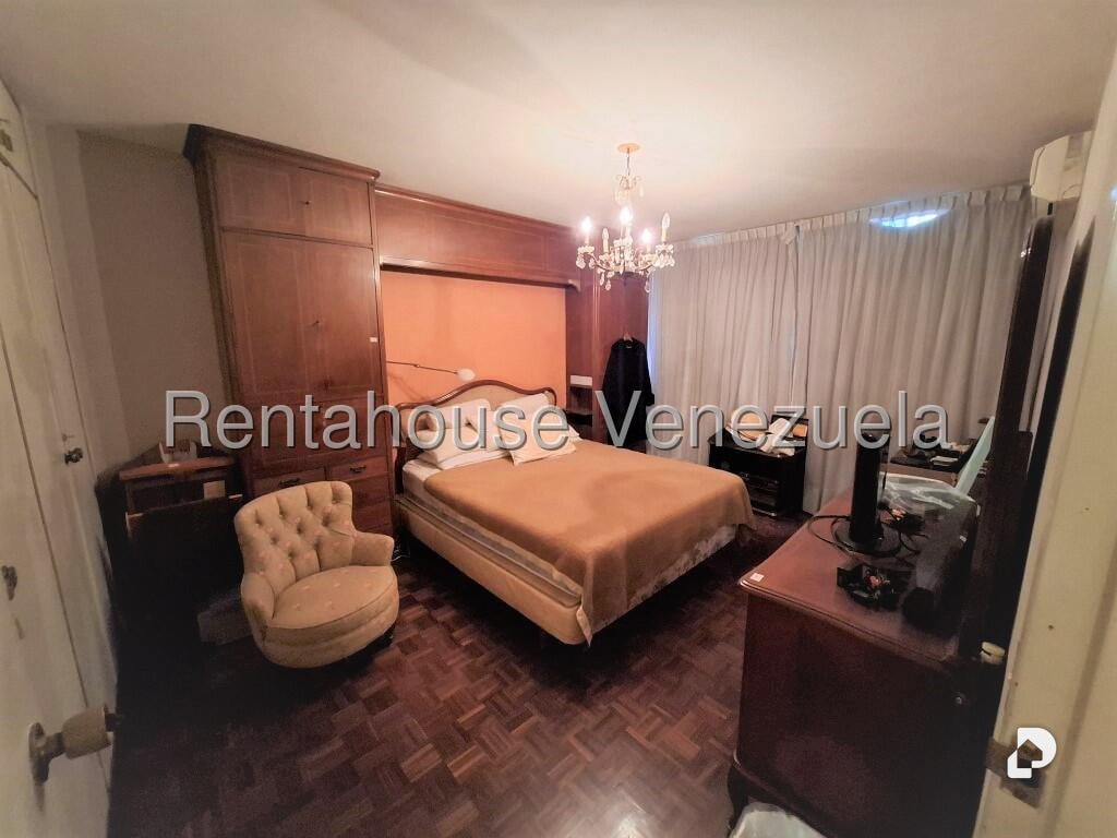 Apartment in La Florida, Caracas – 22