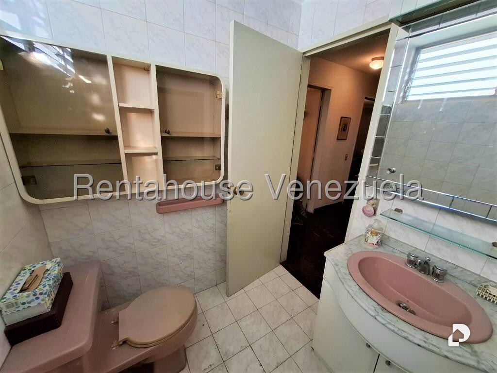 Apartment in La Florida, Caracas – 18