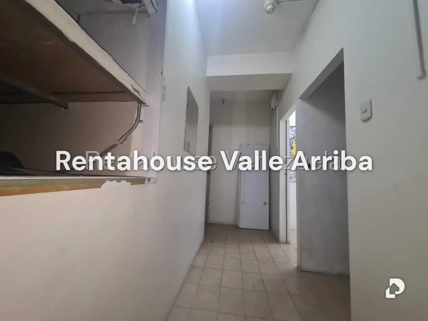 Local comercial en La Urbina, Caracas – 20