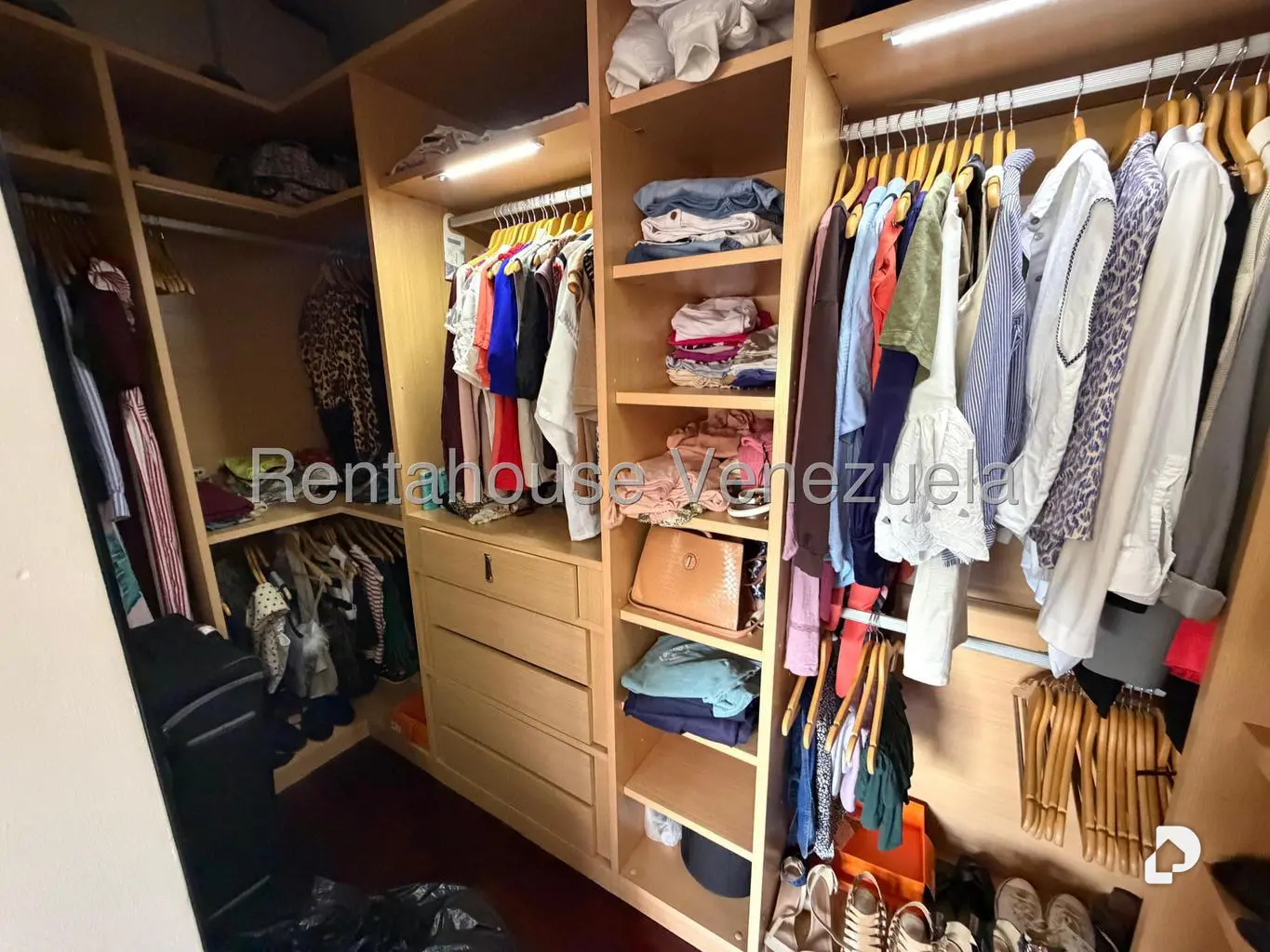 Apartamento en La Alameda, Caracas – 22