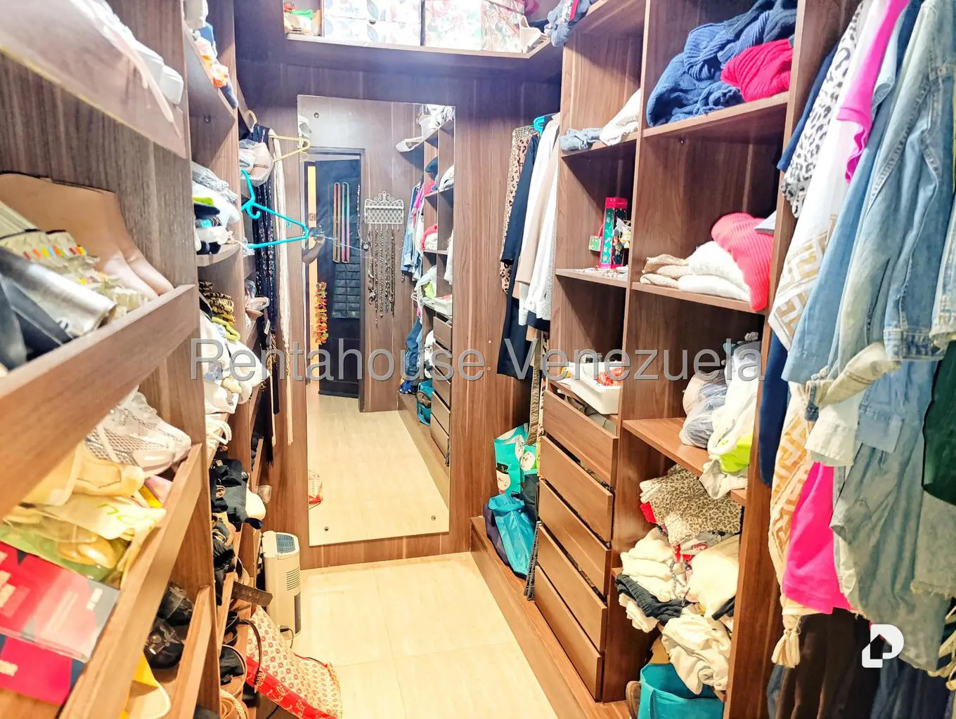 Apartamento en Colinas de La Tahona, Caracas – 24