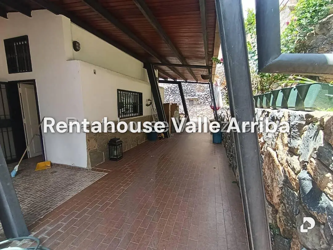 Casa en Cumbres de Curumo, Caracas – 30