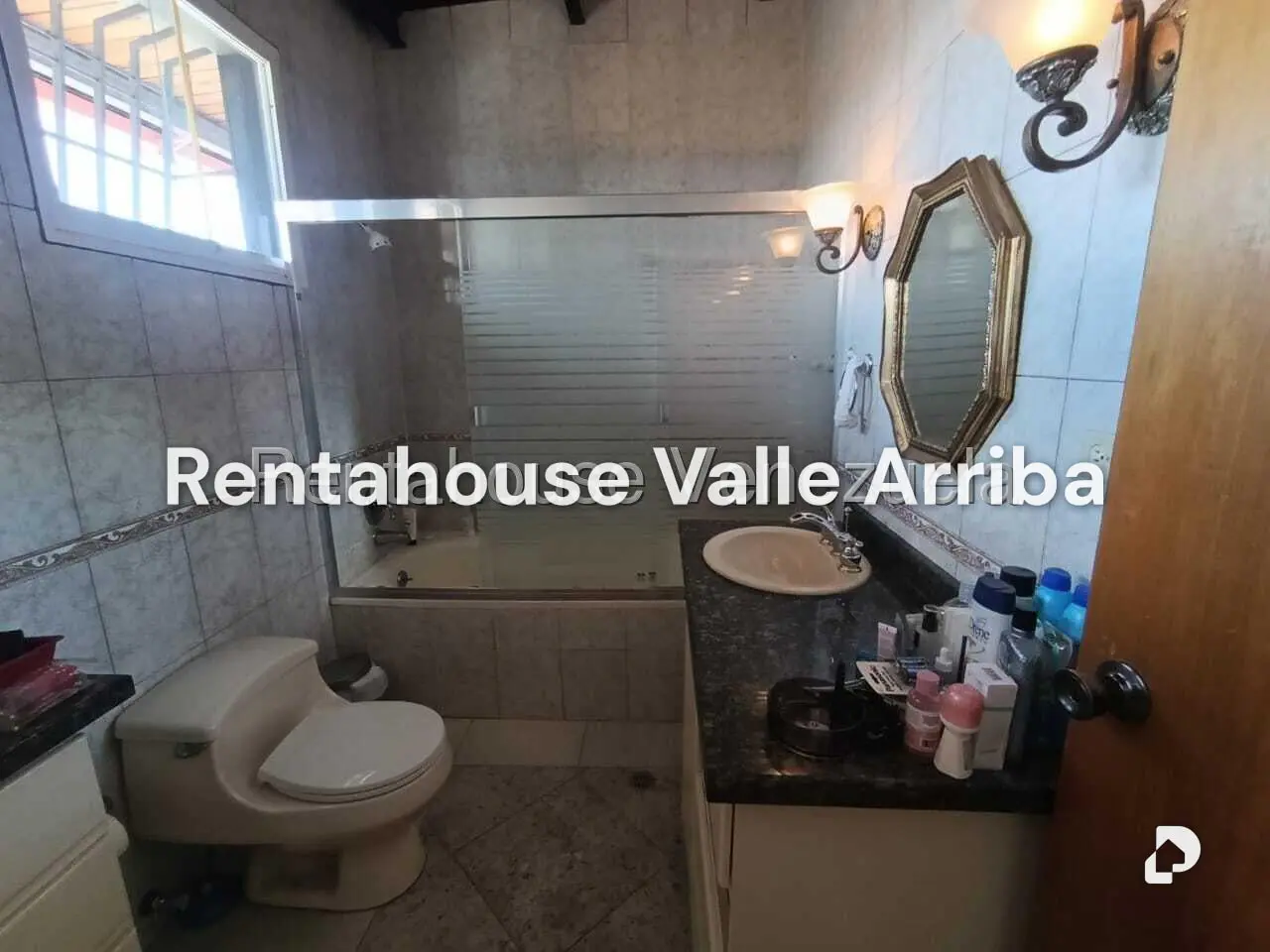 Casa en Cumbres de Curumo, Caracas – 17