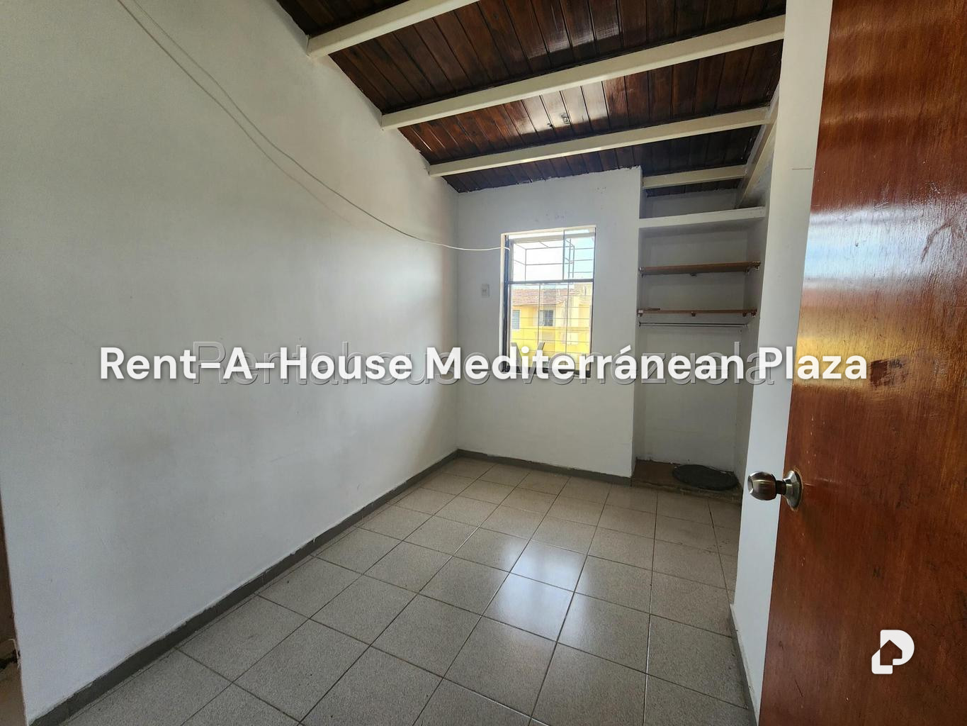 Apartment in Paraparal, Los Guayos – 16