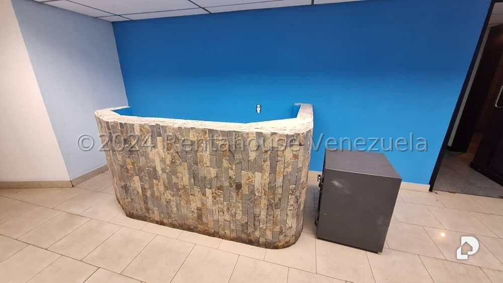 Local comercial en La Urbina, Caracas – 3