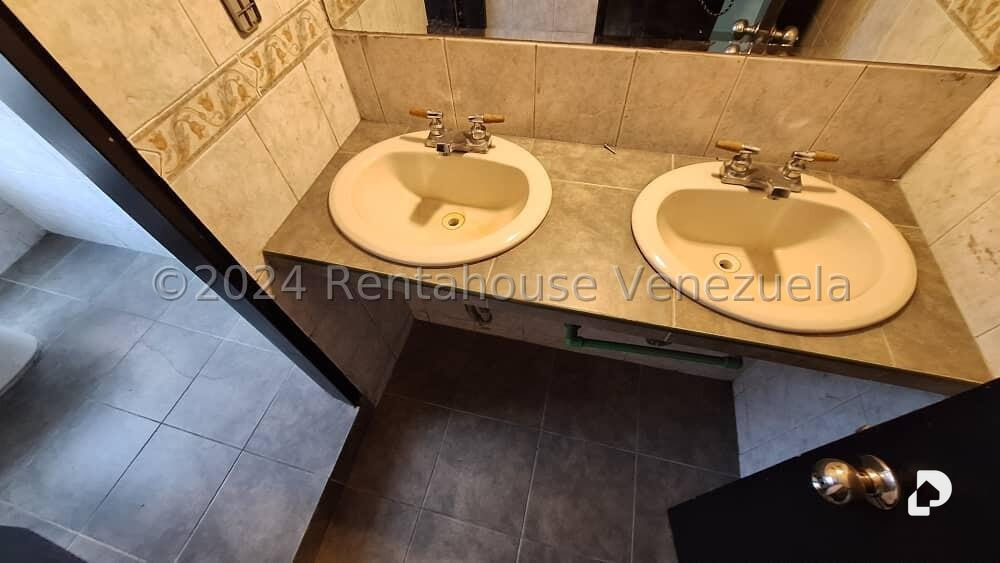 Local comercial en La Urbina, Caracas – 7