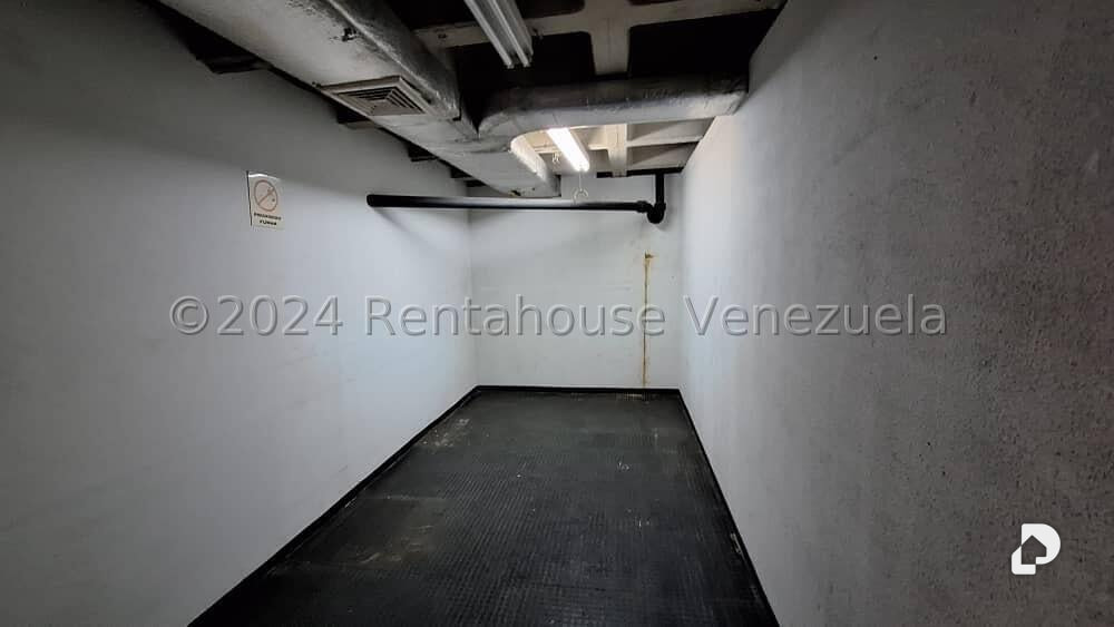 Local comercial en La Urbina, Caracas – 8