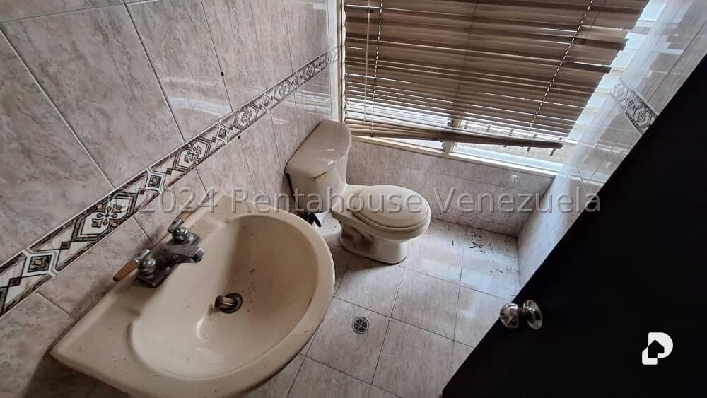 Local comercial en La Urbina, Caracas – 5