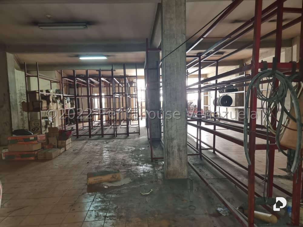 Local comercial en El Barbecho, Los Teques – 28