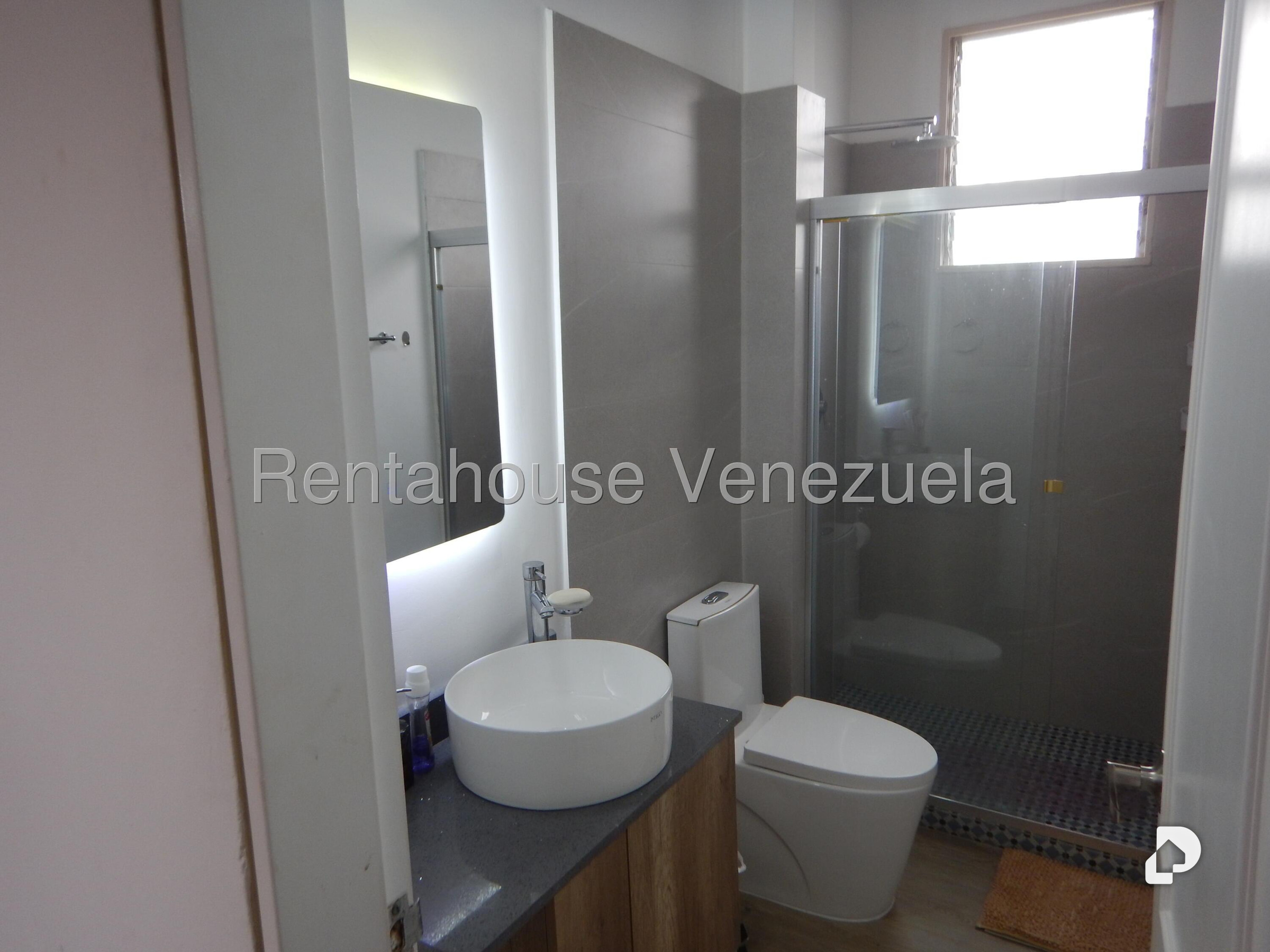 Casa en La Boyera, Caracas – 30