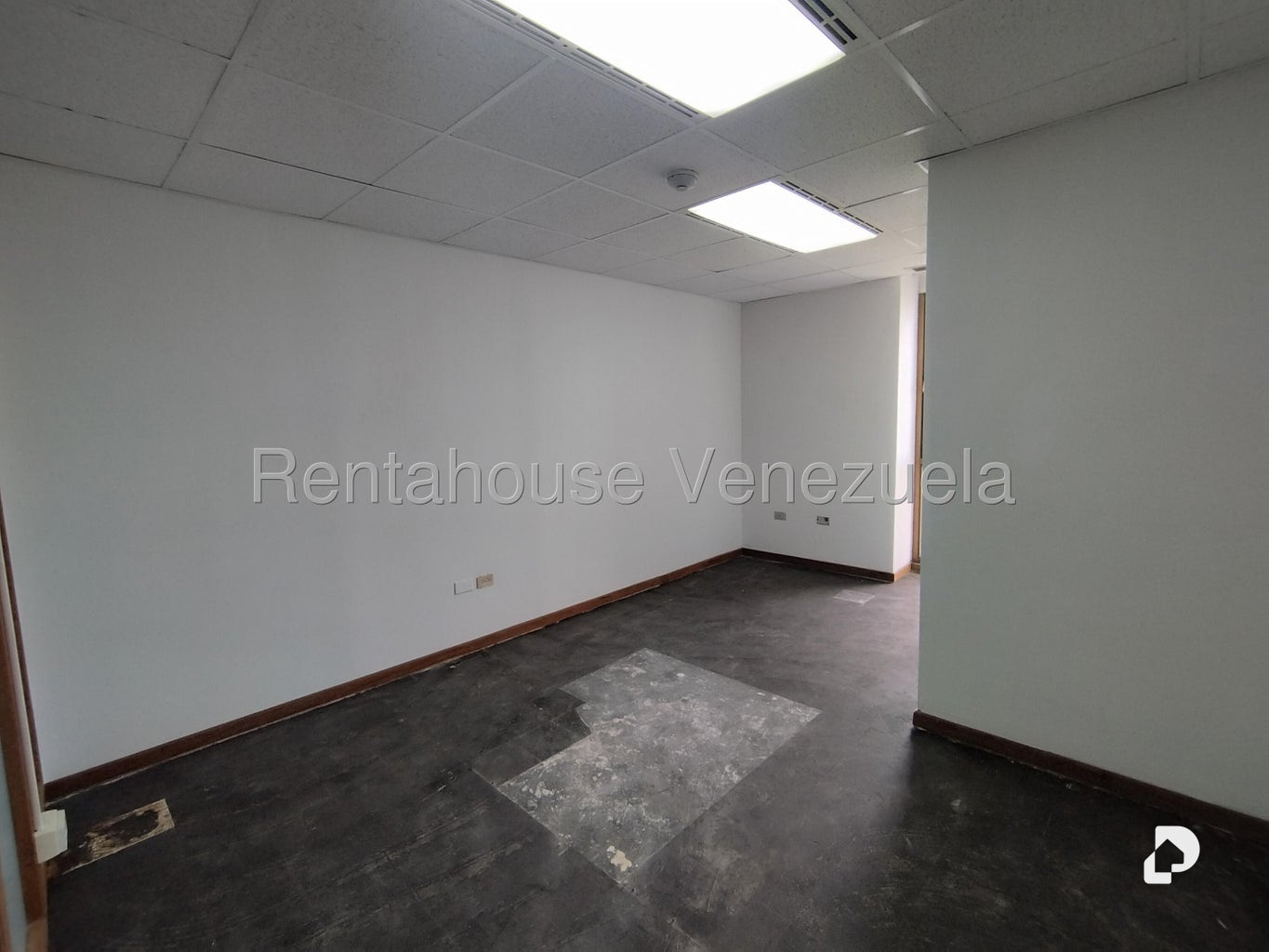 Oficina en Los Palos Grandes, Caracas – 28
