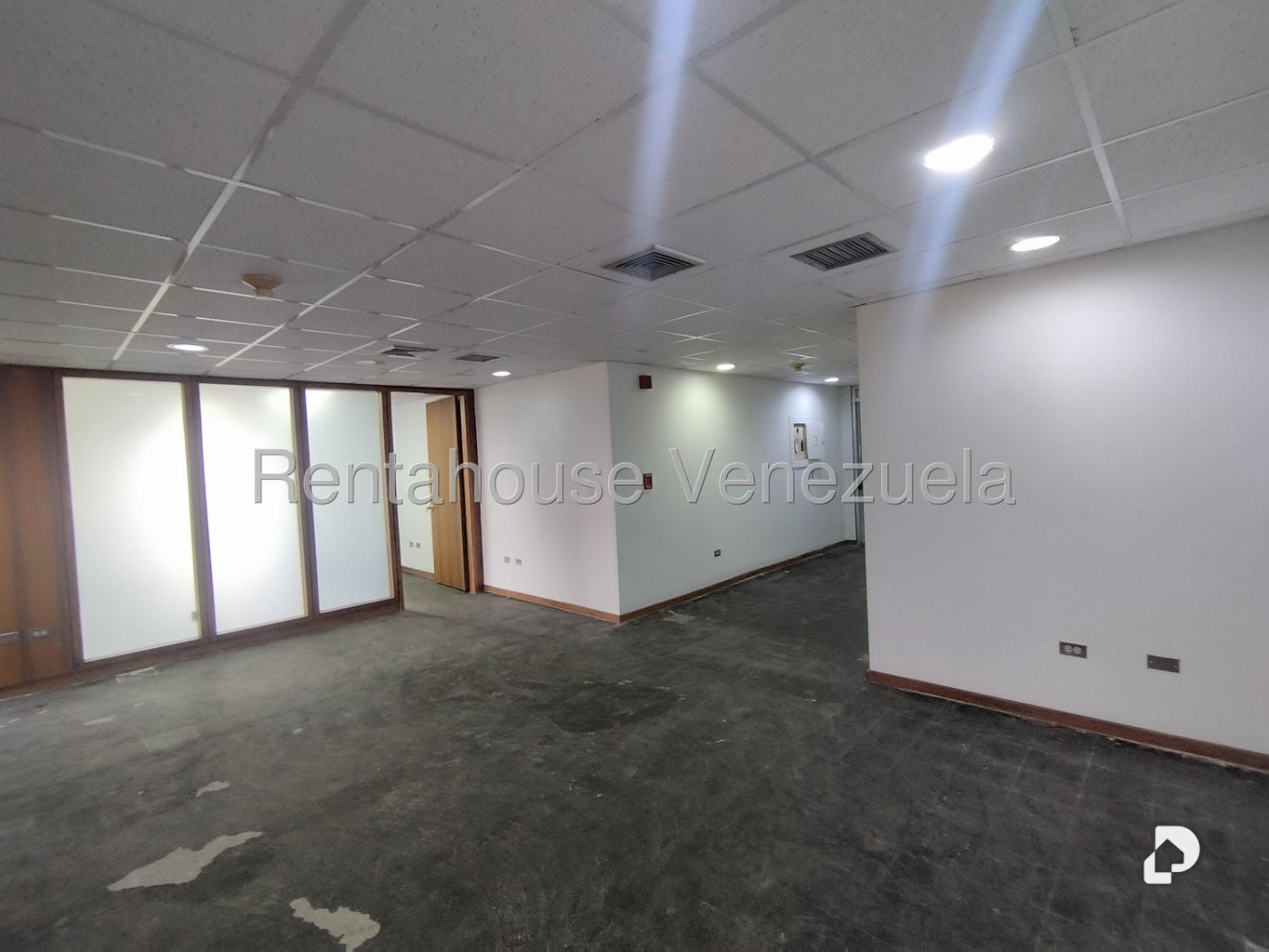 Oficina en Los Palos Grandes, Caracas – 7