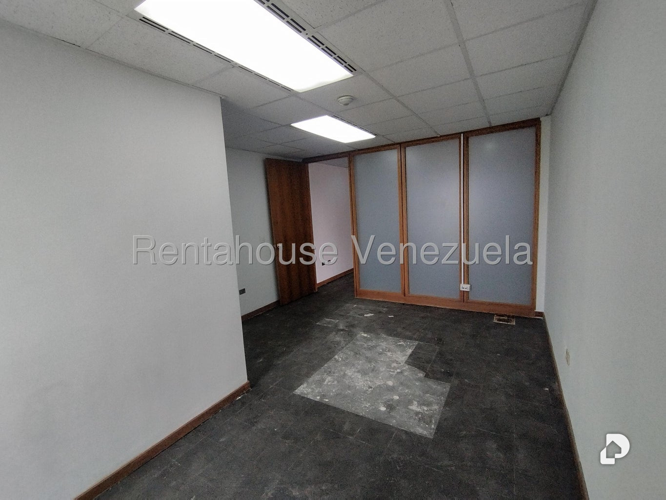 Oficina en Los Palos Grandes, Caracas – 26
