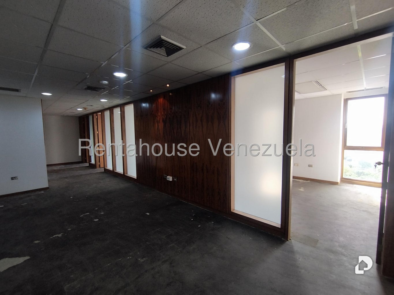 Oficina en Los Palos Grandes, Caracas – 9