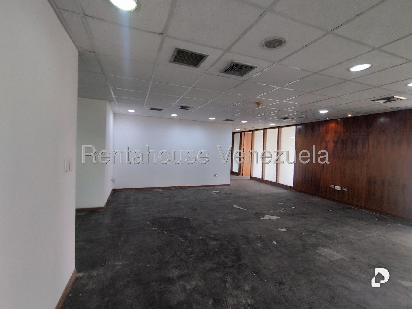 Oficina en Los Palos Grandes, Caracas – 8