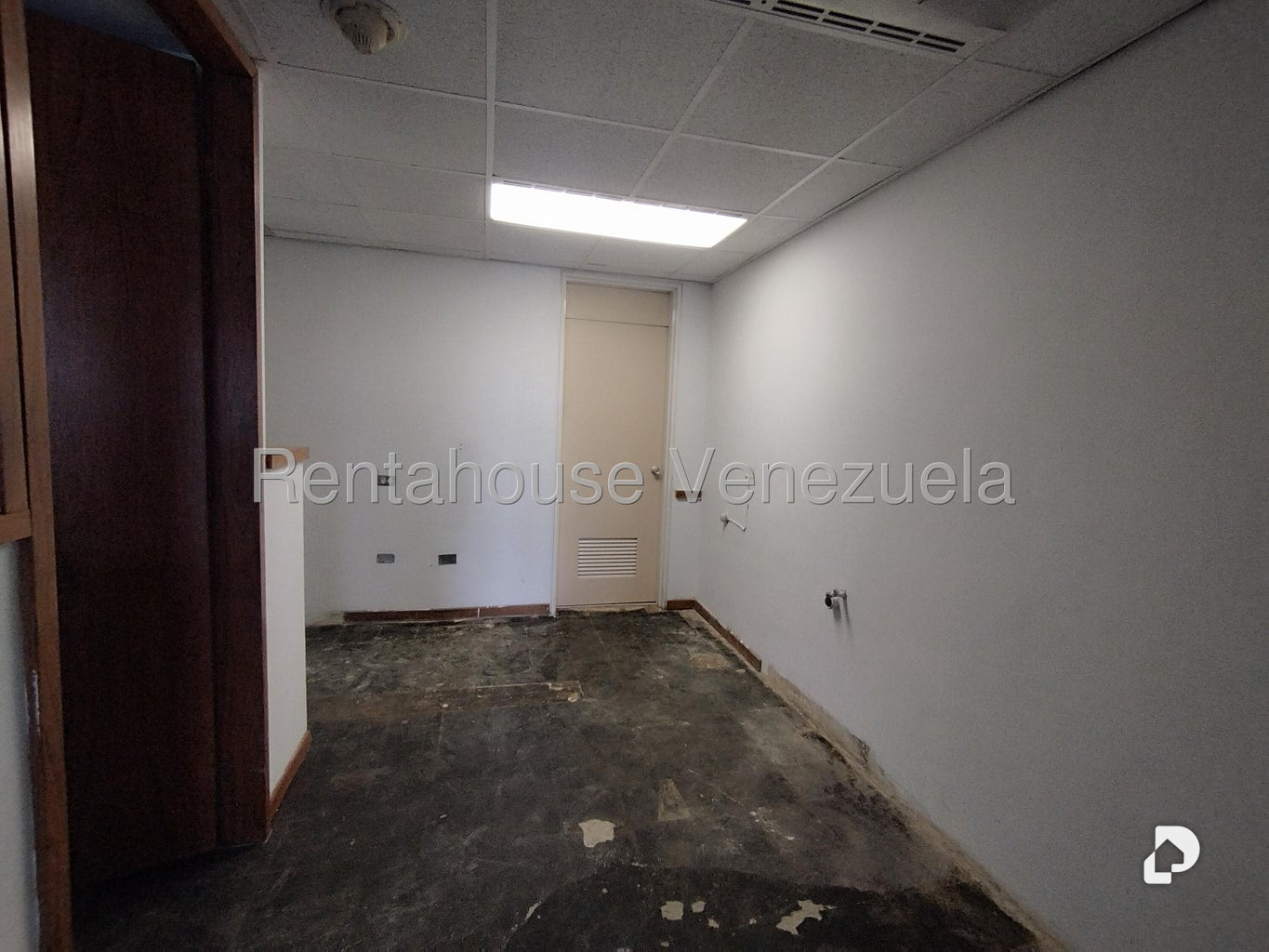 Oficina en Los Palos Grandes, Caracas – 23