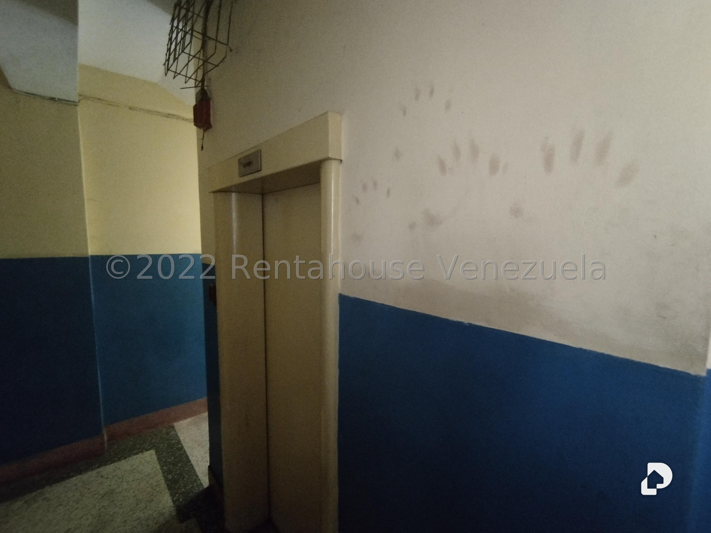 Edificio en Parroquia Santa Teresa, Caracas – 11