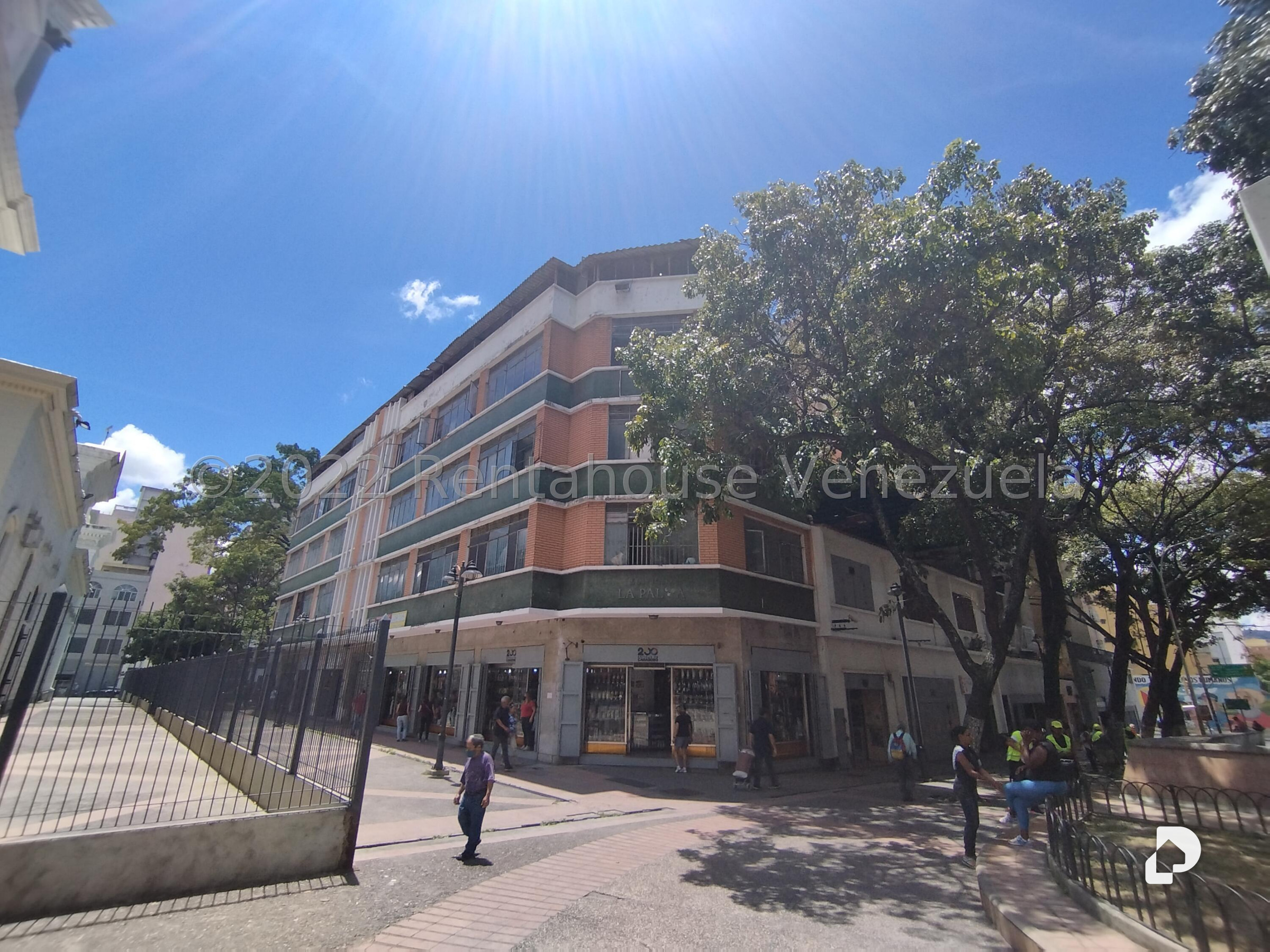 Edificio en Parroquia Santa Teresa, Caracas – 17