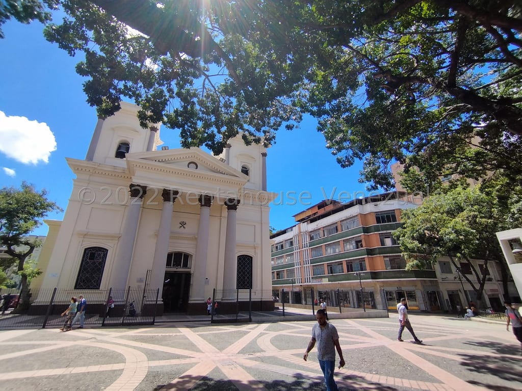 Edificio en Parroquia Santa Teresa, Caracas