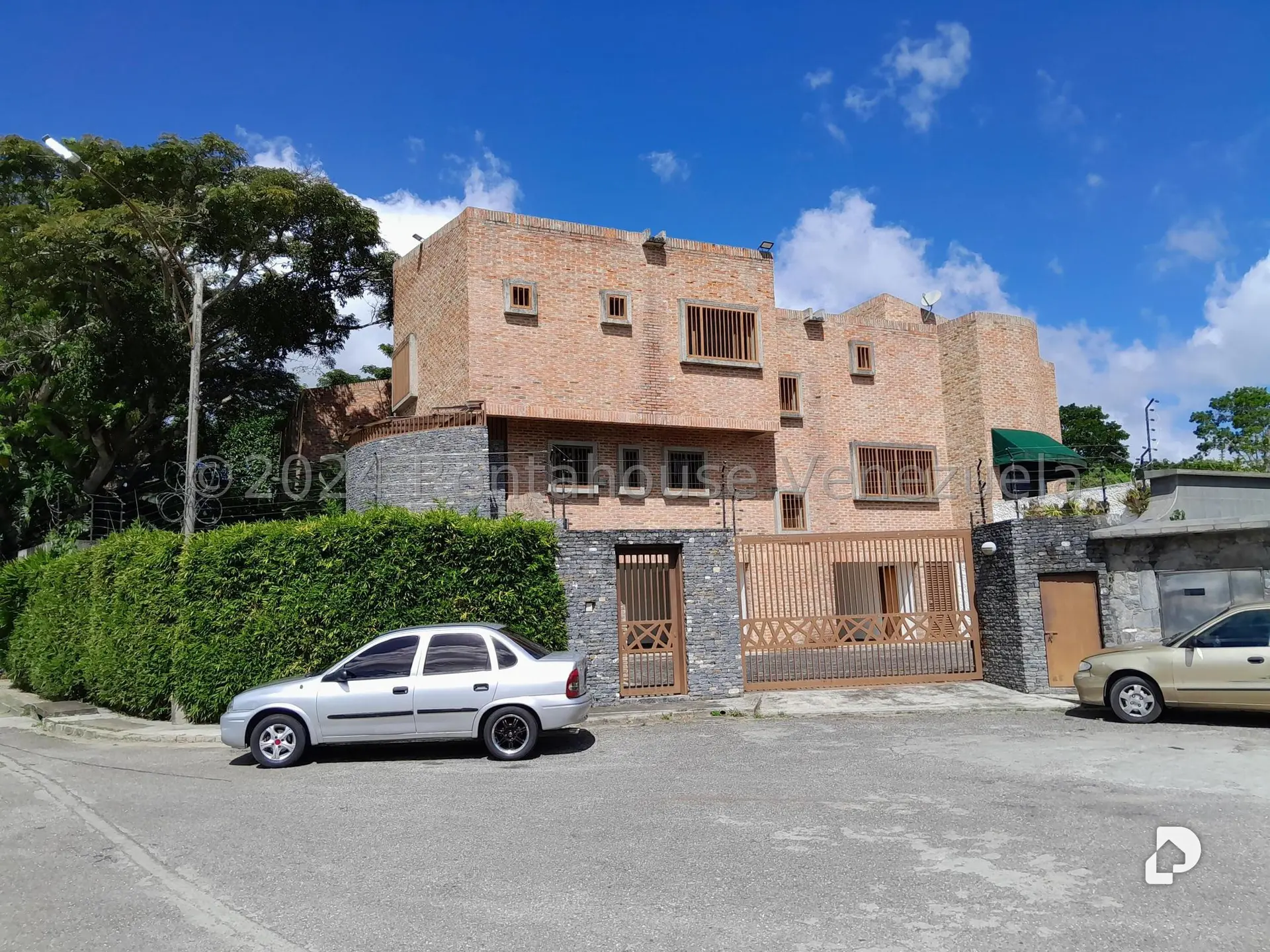 House in La Lagunita Country Club, Caracas – 2
