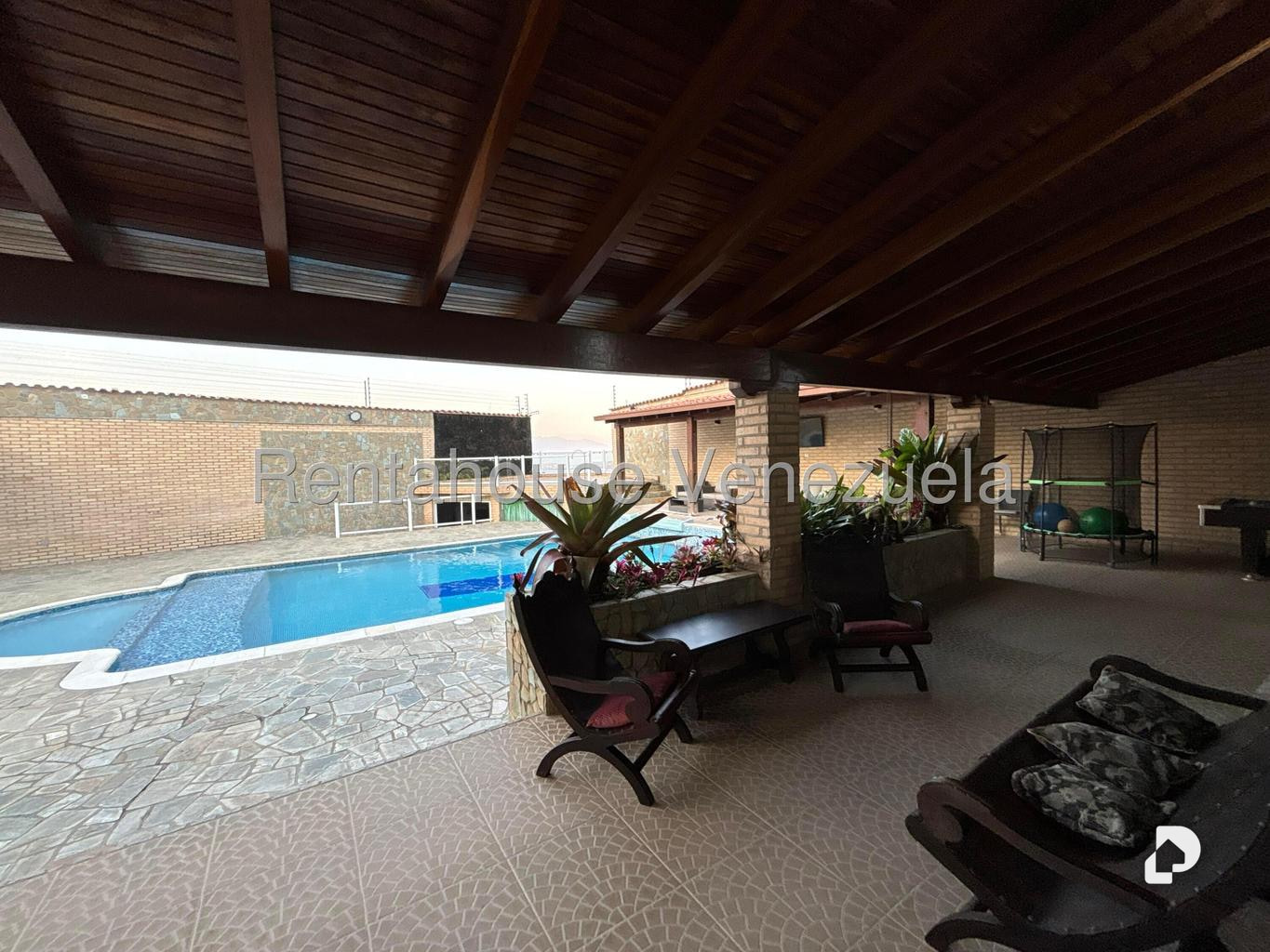 Casa en La Lagunita Country Club, Caracas – 25