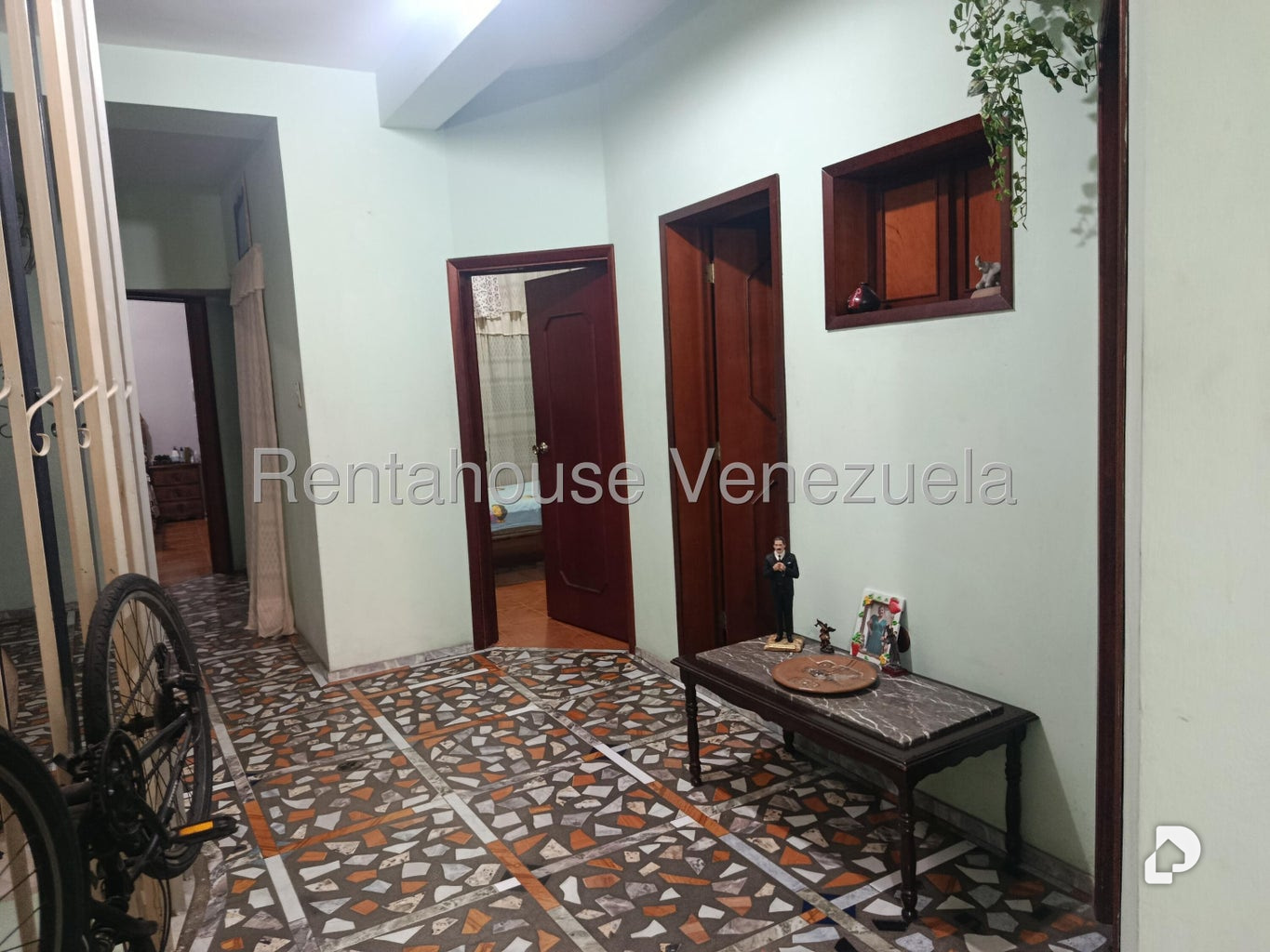 Apartamento en Parroquia Santa Rosalía, Caracas – 26