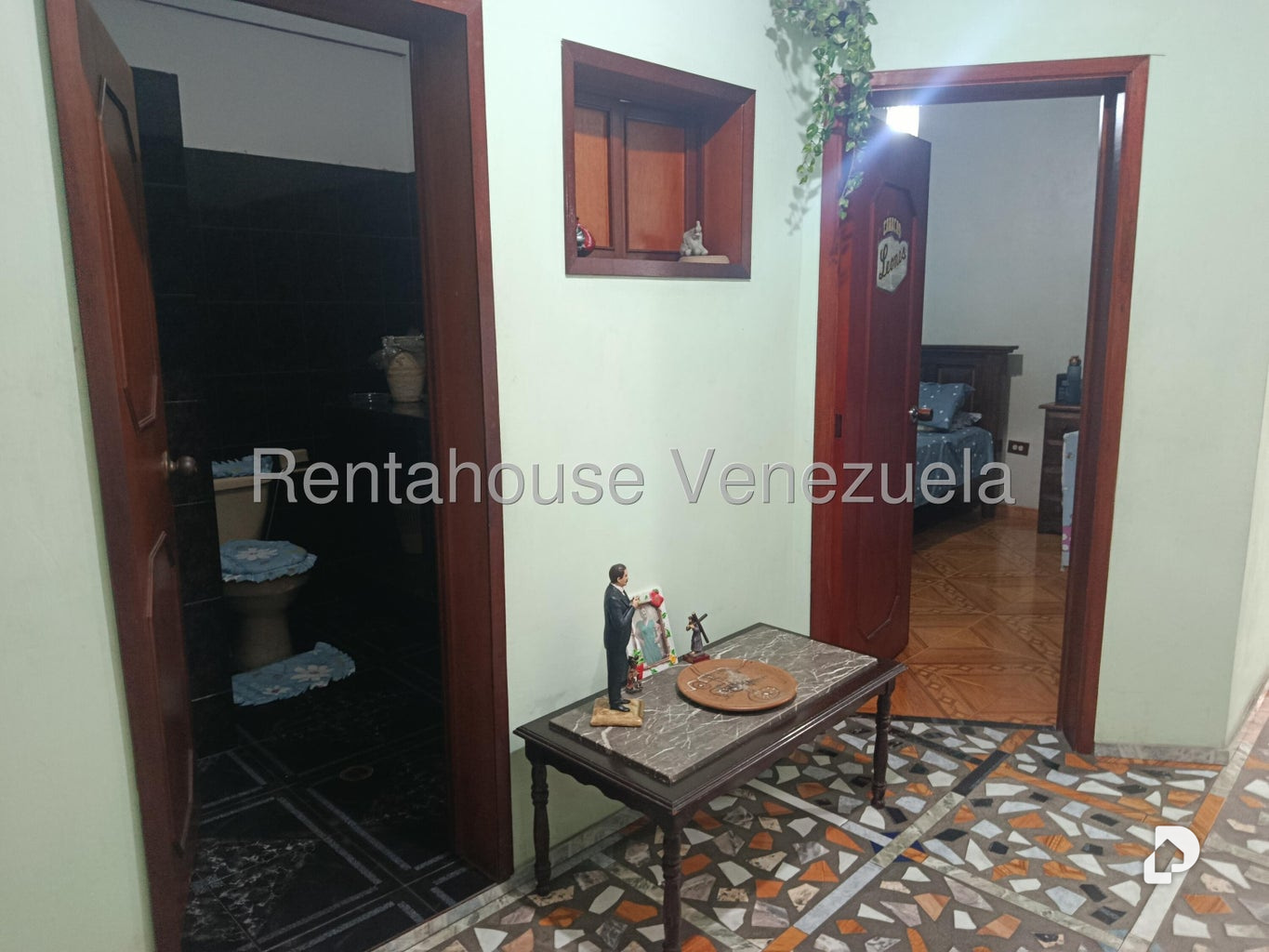 Apartamento en Parroquia Santa Rosalía, Caracas – 24