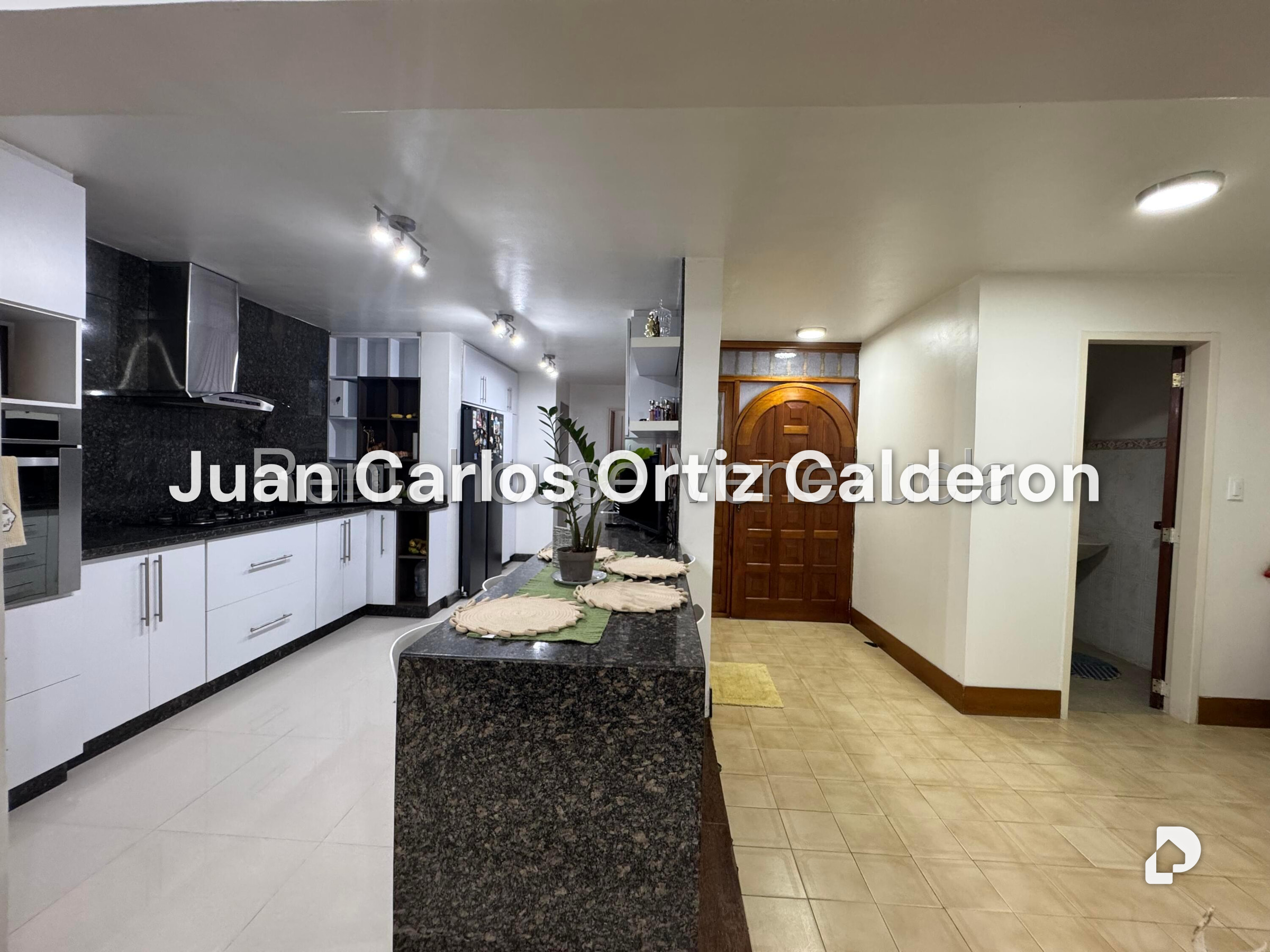 Casa en La Trinidad, Caracas – 30