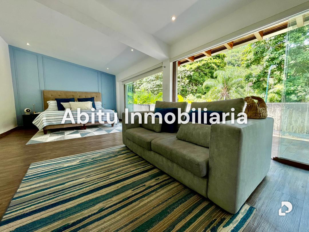 Casa en Colinas de Tamanaco, Caracas – 18