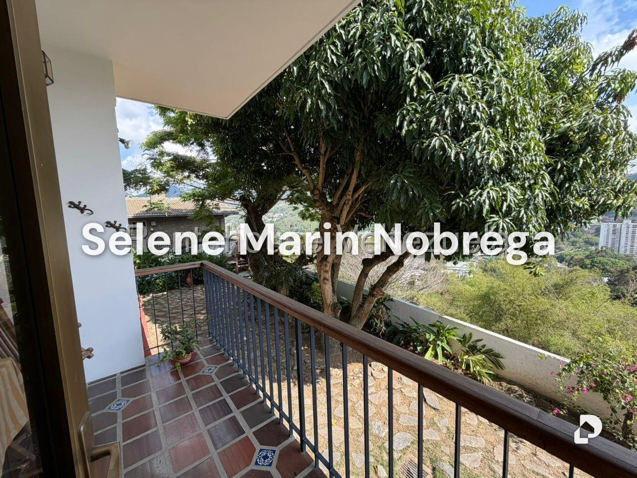 Casa en Lomas De La Trinidad, Caracas – 27