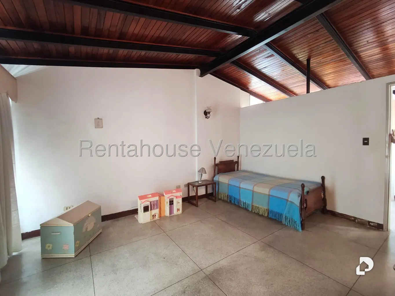 Casa en Prados del Este, Caracas – 28