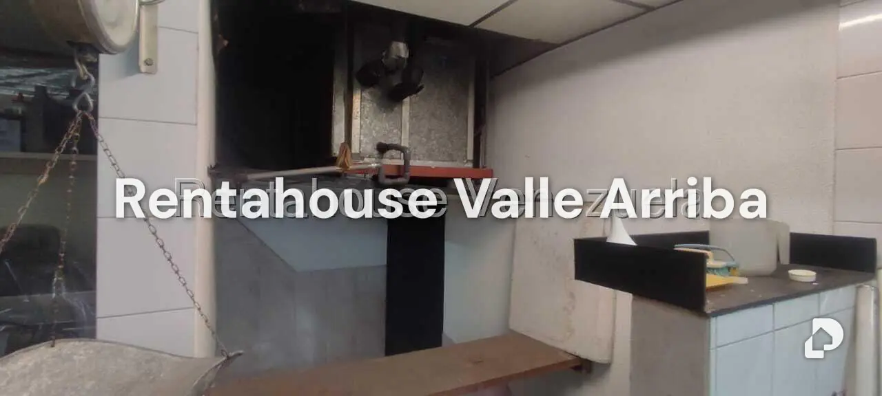 Local comercial en La Urbina, Caracas – 22