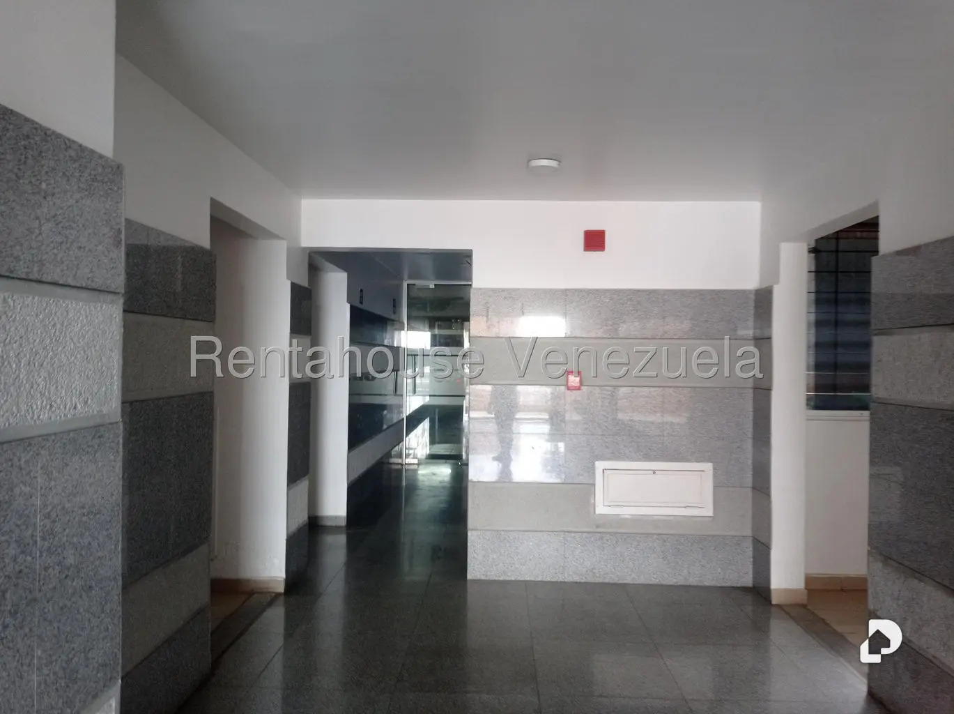 Apartamento en Colinas de La Tahona, Caracas – 19