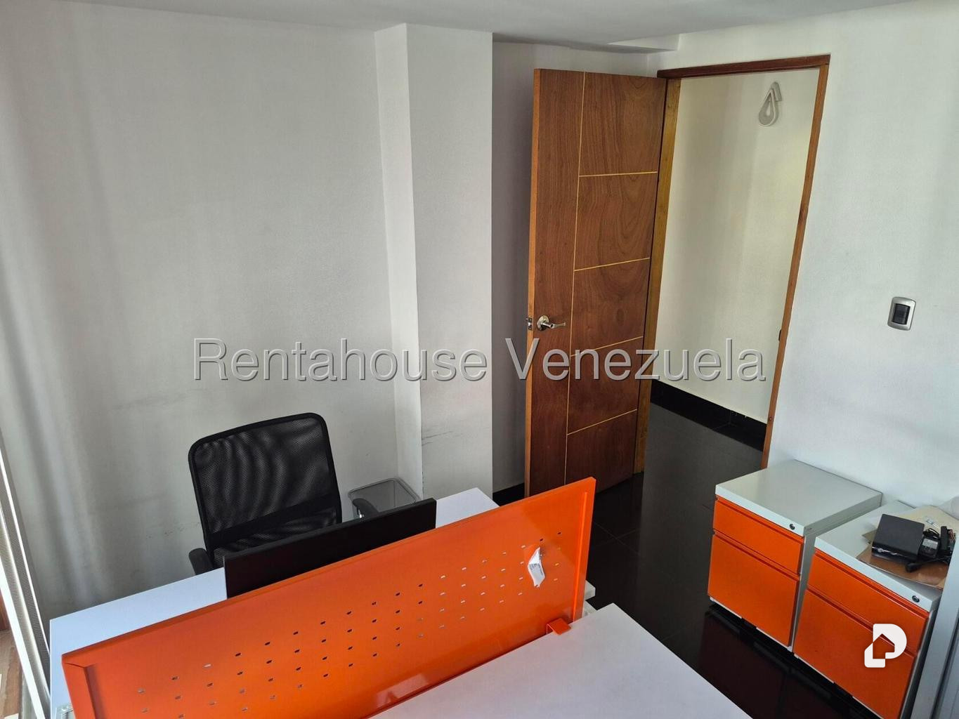 Oficina en Las Mercedes, Caracas – 18